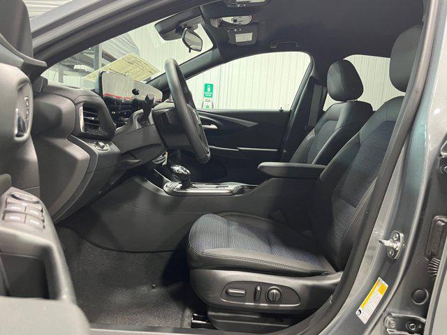 new 2025 Buick Envista car, priced at $26,516