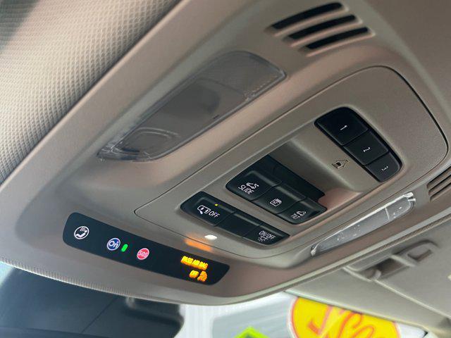 used 2022 Buick Envision car, priced at $28,990