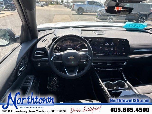 new 2025 Chevrolet Traverse car