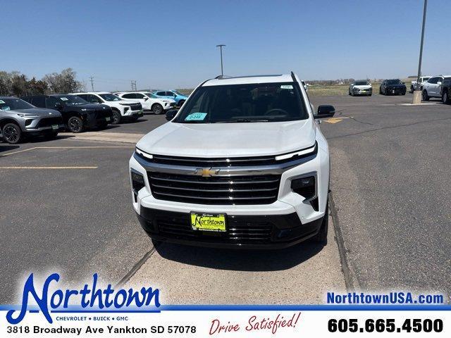 new 2025 Chevrolet Traverse car
