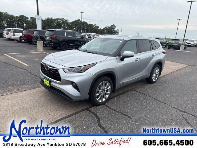 used 2020 Toyota Highlander car, priced at $36,990