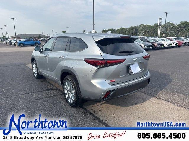 used 2020 Toyota Highlander car, priced at $36,990