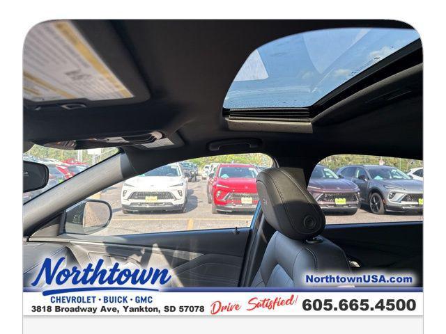 new 2025 Buick Envista car, priced at $26,580