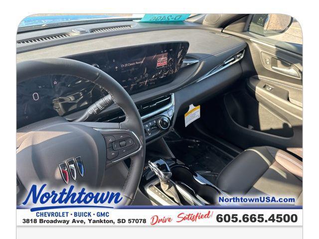 new 2025 Buick Envista car, priced at $26,580