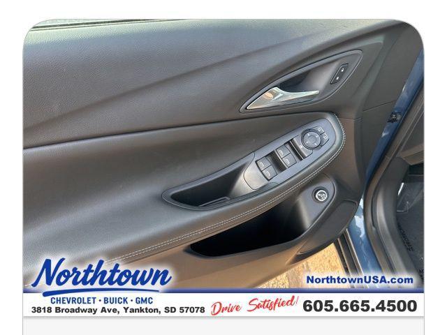 new 2025 Buick Encore GX car, priced at $27,190