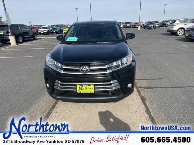 used 2017 Toyota Highlander car, priced at $24,490