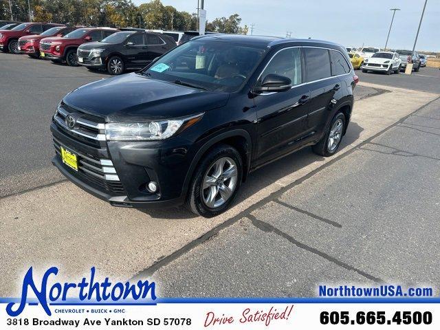 used 2017 Toyota Highlander car, priced at $24,490