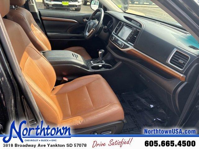 used 2017 Toyota Highlander car, priced at $24,490