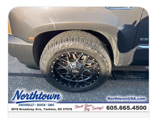 used 2010 Cadillac Escalade car, priced at $7,987