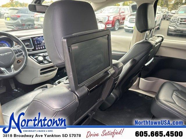 used 2018 Chrysler Pacifica car, priced at $13,987