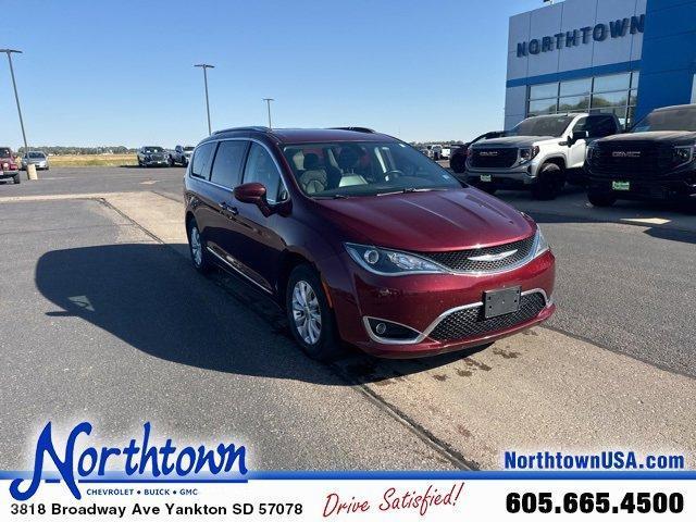 used 2018 Chrysler Pacifica car, priced at $13,987