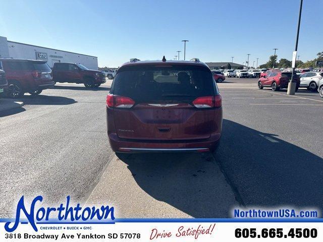 used 2018 Chrysler Pacifica car, priced at $13,987