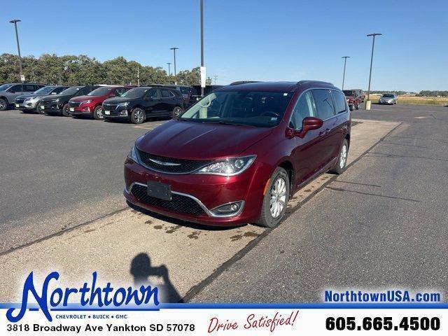 used 2018 Chrysler Pacifica car, priced at $13,987