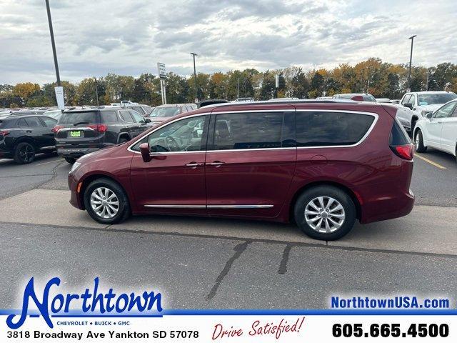 used 2018 Chrysler Pacifica car, priced at $13,987