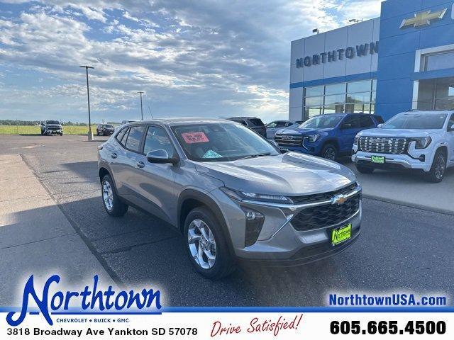 new 2025 Chevrolet Trax car, priced at $21,155