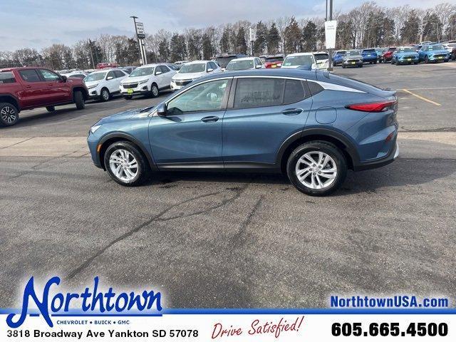 new 2025 Buick Envista car, priced at $25,035