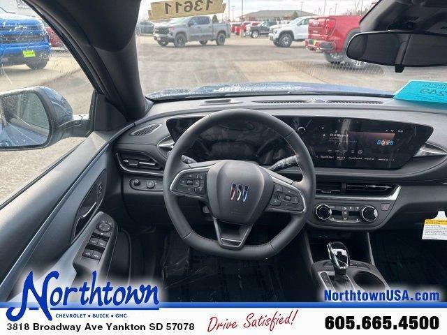 new 2025 Buick Envista car, priced at $25,035