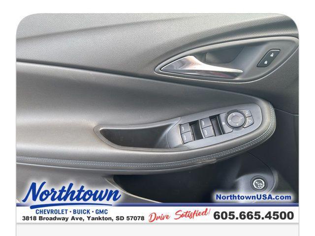 new 2025 Buick Encore GX car, priced at $29,085