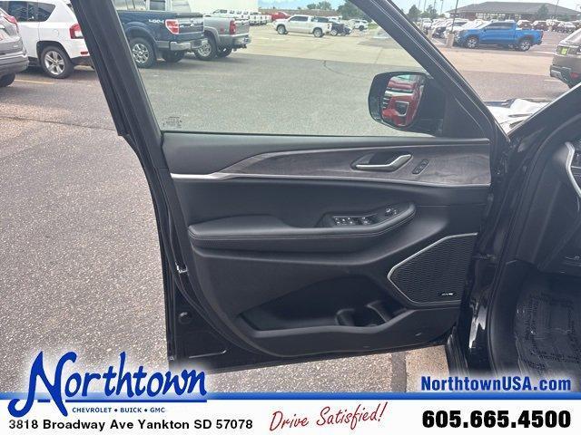 used 2024 Jeep Grand Cherokee L car, priced at $39,990