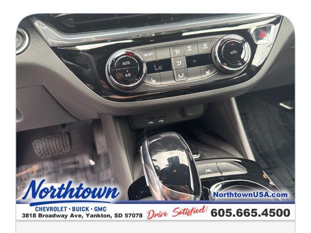 new 2025 Buick Envista car, priced at $27,275