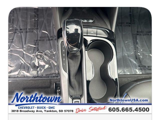 new 2025 Buick Envista car, priced at $27,275