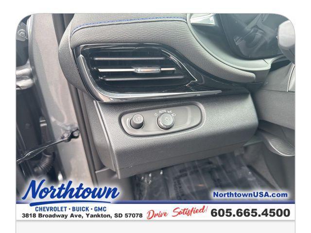 new 2025 Buick Envista car, priced at $27,275