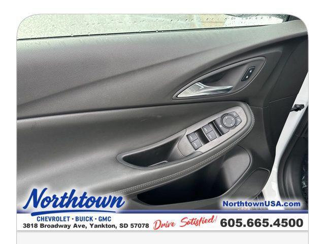 new 2025 Buick Encore GX car, priced at $26,295