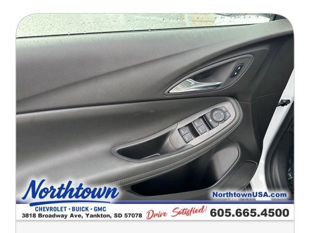 new 2025 Buick Encore GX car, priced at $29,295