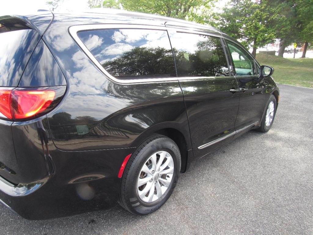 used 2018 Chrysler Pacifica car, priced at $9,950