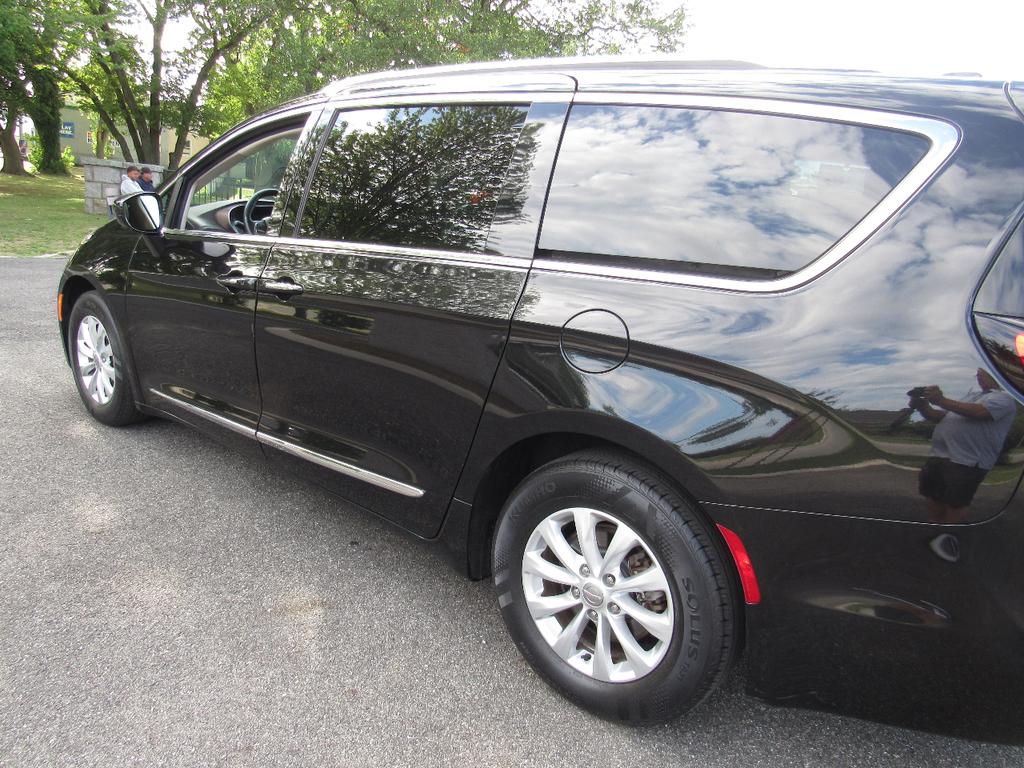 used 2018 Chrysler Pacifica car, priced at $9,950
