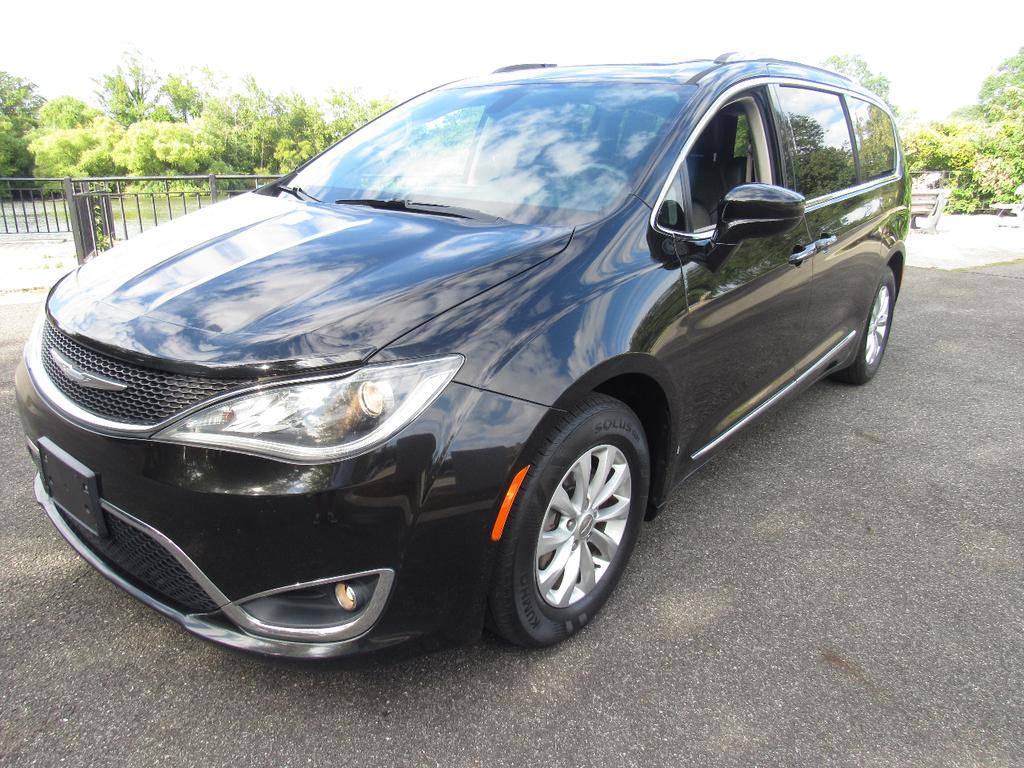 used 2018 Chrysler Pacifica car, priced at $9,950