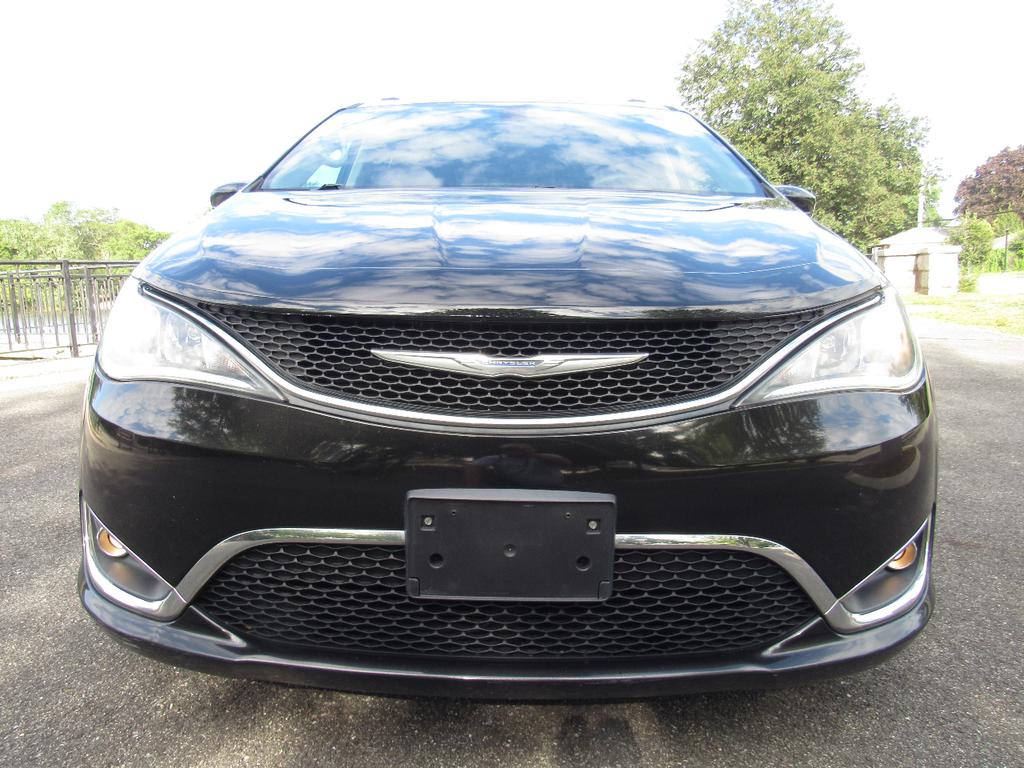 used 2018 Chrysler Pacifica car, priced at $9,950
