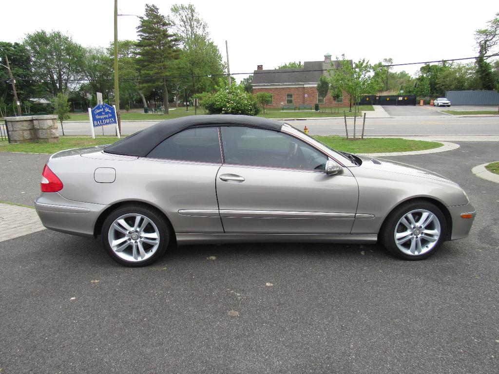 used 2007 Mercedes-Benz CLK-Class car, priced at $7,999