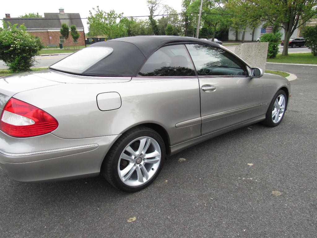 used 2007 Mercedes-Benz CLK-Class car, priced at $7,999