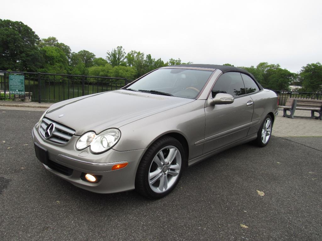 used 2007 Mercedes-Benz CLK-Class car, priced at $7,999