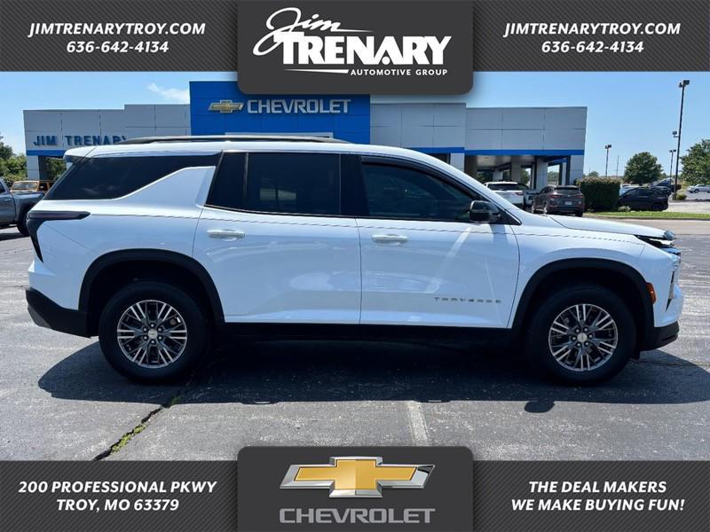 used 2024 Chevrolet Traverse car, priced at $39,495