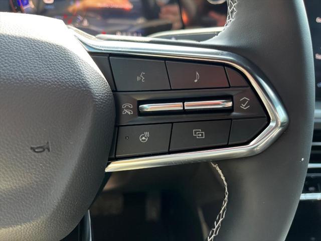 new 2025 Chevrolet Traverse car, priced at $42,130