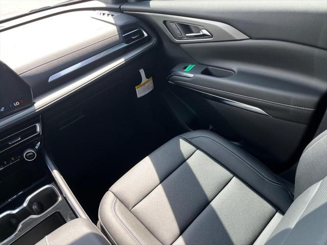 new 2025 Chevrolet Traverse car, priced at $42,130