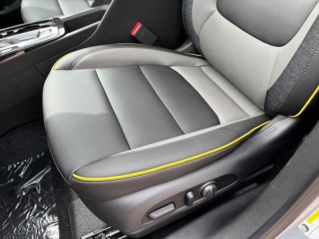 new 2025 Chevrolet TrailBlazer car, priced at $30,180