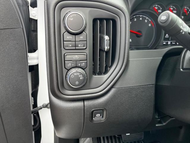 new 2025 Chevrolet Silverado 1500 car, priced at $39,220