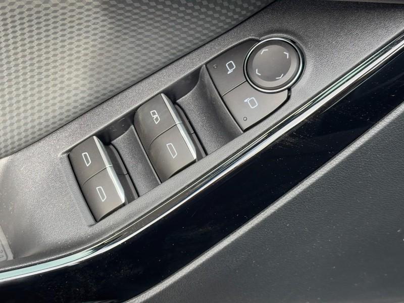 new 2026 Chevrolet Equinox car, priced at $33,445