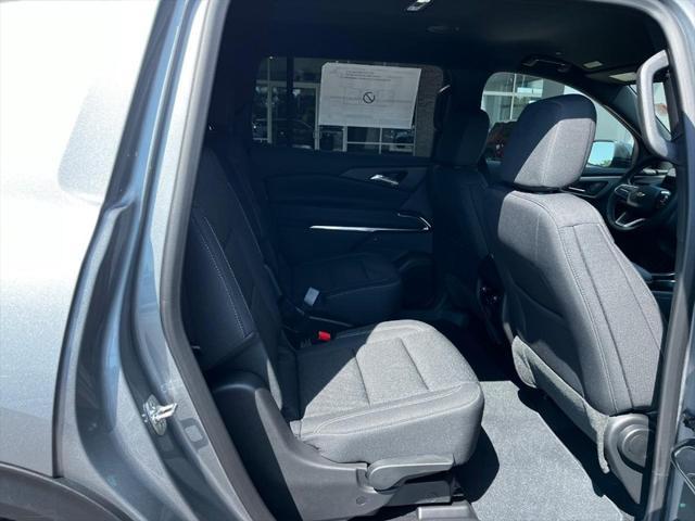 new 2025 Chevrolet Traverse car, priced at $40,195