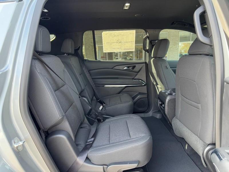 new 2026 Chevrolet Traverse car, priced at $44,215