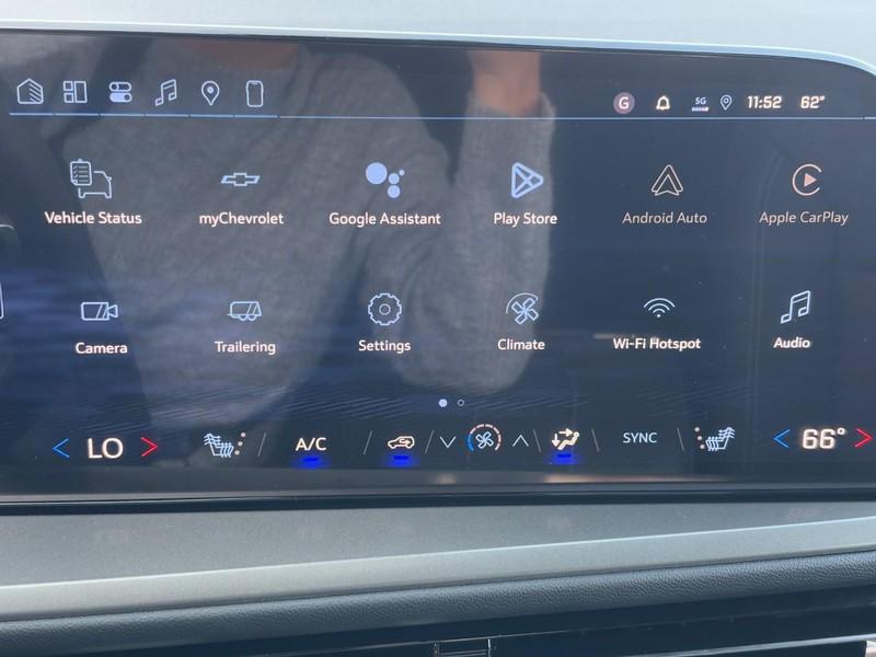 new 2026 Chevrolet Traverse car, priced at $44,215