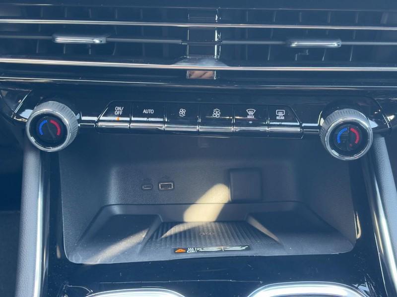 new 2026 Chevrolet Traverse car, priced at $44,215