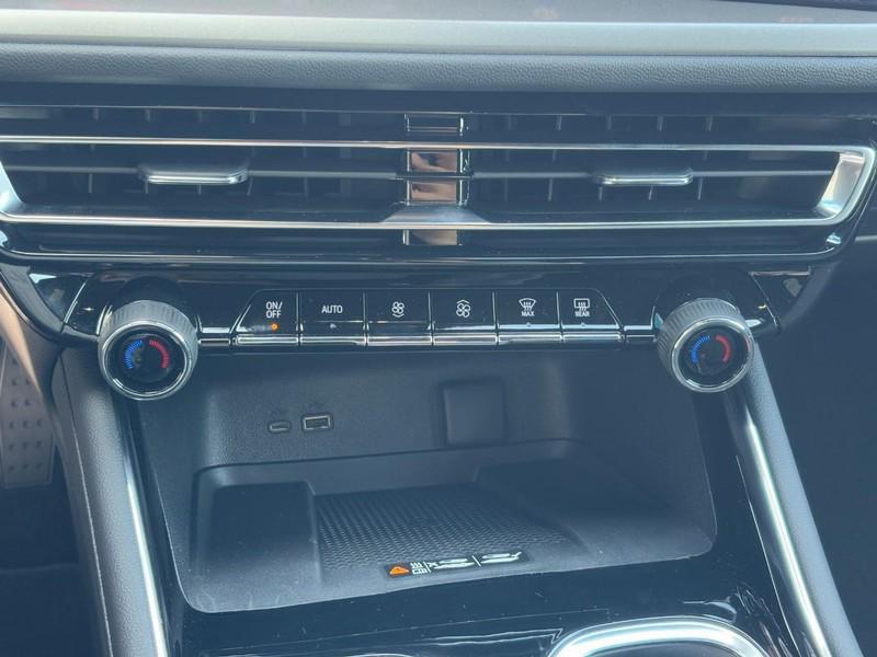 new 2026 Chevrolet Traverse car, priced at $44,215