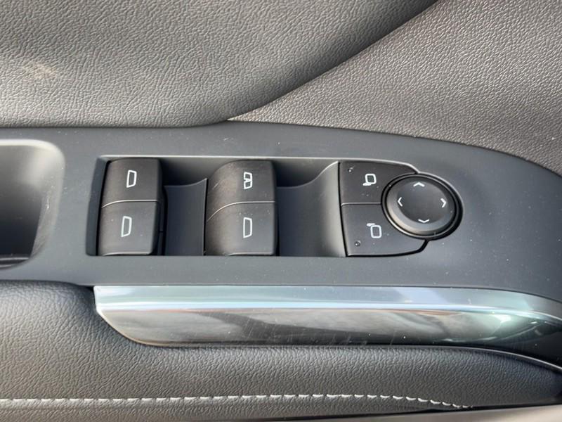 new 2026 Chevrolet Traverse car, priced at $44,215