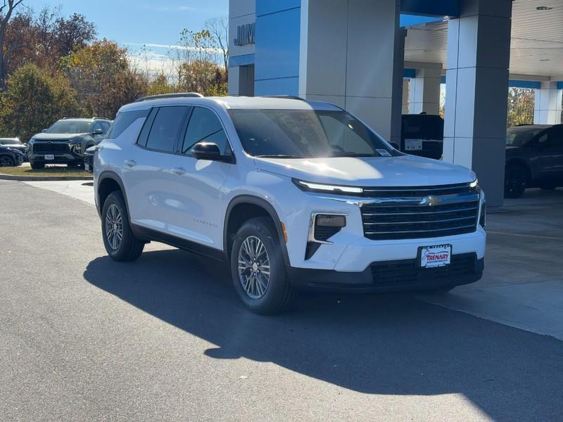 new 2026 Chevrolet Traverse car, priced at $44,105