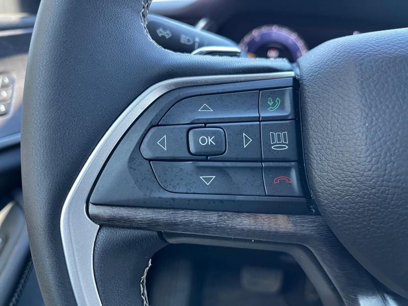 used 2024 Jeep Grand Cherokee car, priced at $40,990