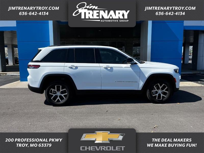 used 2024 Jeep Grand Cherokee car, priced at $40,990